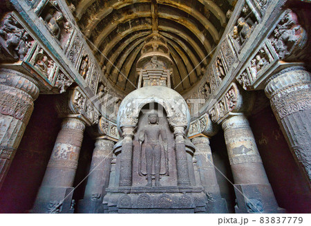 The paintings and sculptures considered masterpieces of Buddhist religious art. 83837779