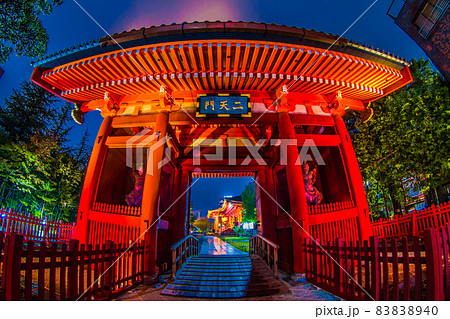 雨の浅草寺 雨の浅草寺 83838940