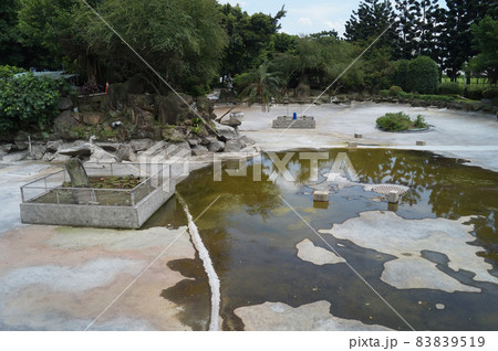 Sunny view of the dried Guang Hua Pond Sunny view of the dried Guang Hua Pond 83839519