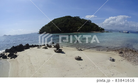 フィリピン　コロンのバナナ島 83841616