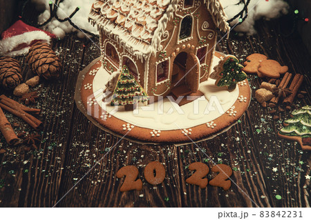 Brown sugar caramel candy cookies with a metal needle 83842231