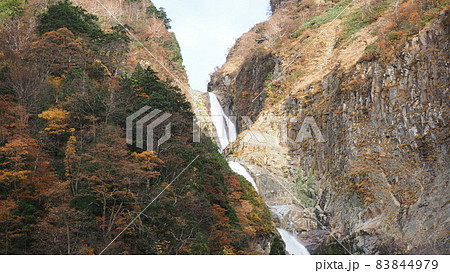 称名滝の秋 83844979