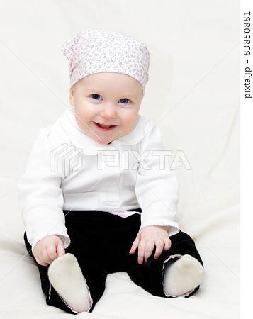 Happy infant 83850881