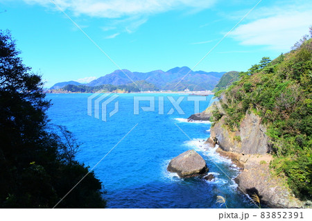 西伊豆室岩堂裏口の海岸 83852391