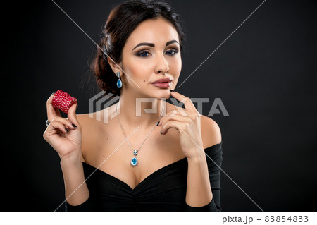 sexy woman with poker chips 83854833