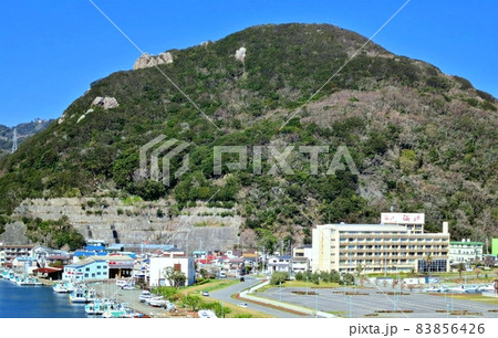 下田港 漁港 河口 寝姿山 青空 下田港 漁港 河口 寝姿山 青空 83856426