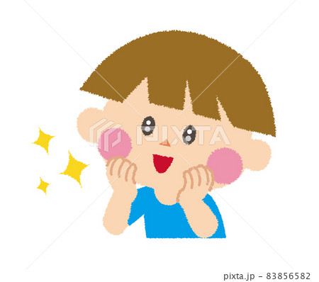 期待を胸に目をキラキラと輝かせる男の子 83856582