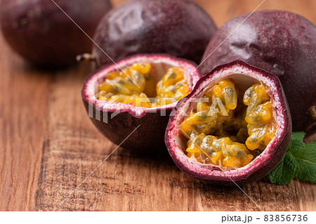 パッションフルーツ クダモノトケイソウ 果物時計草 83856736