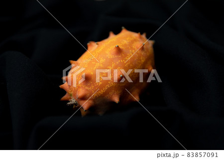 キワーノ　不気味な果物のイメージ写真 83857091