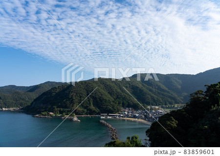 福井県小浜市 青空と若狭湾(矢代湾)・田烏港 (10月) 福井県小浜市 青空と若狭湾(矢代湾)・田烏港 (10月) 83859601