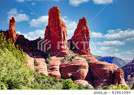 セドナの山並み(チャペル オブ ザ ホーリークロスからの秋の眺望) セドナの山並み(チャペル オブ ザ ホーリークロスからの秋の眺望) 83861084