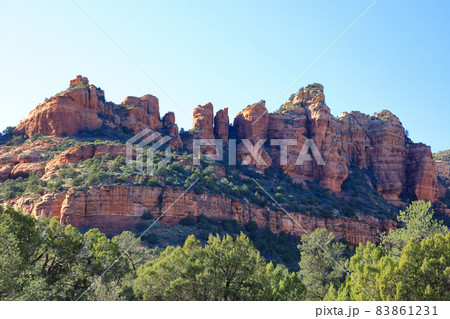セドナの山並み（4大ボルテックス・ボイントン・キャニオンからの眺望） 83861231