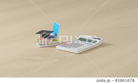 平面上に置かれた本、ノートパソコン、角帽のミニチュアおよび電卓 83861678