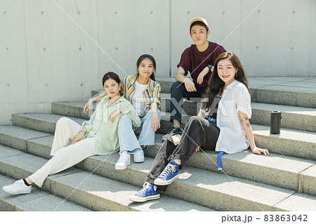 多国籍ダンスチーム 83863042