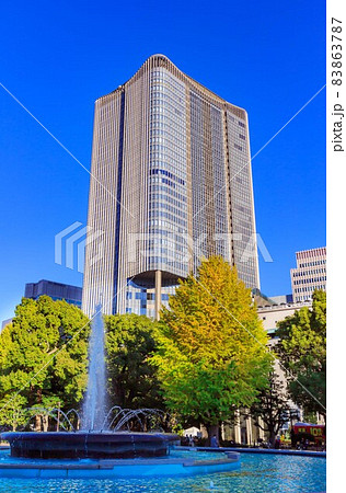 東京　千代田区の都市風景　秋の東京ミッドタウン日比谷 83863787