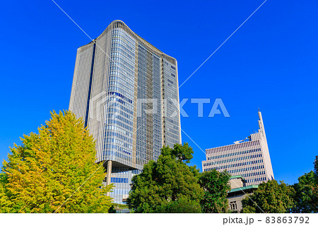 東京　千代田区の都市風景　秋の東京ミッドタウン日比谷 83863792