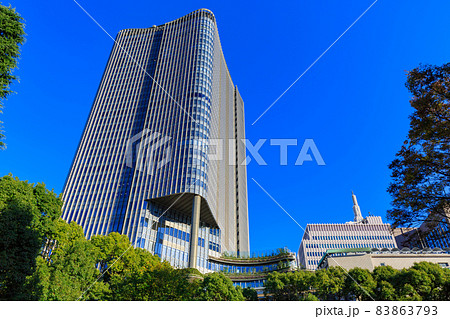 東京　千代田区の都市風景　秋の東京ミッドタウン日比谷 83863793
