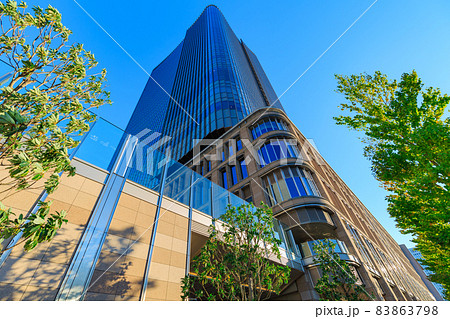 東京　千代田区の都市風景　秋の東京ミッドタウン日比谷 83863798