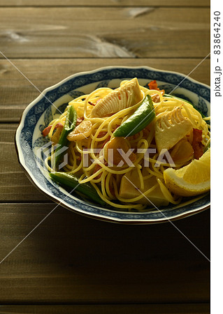 スナップエンドウとたけのこのパスタ スナップエンドウとたけのこのパスタ 83864240