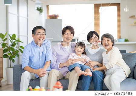 三世代家族 親子ポートレート 83871493