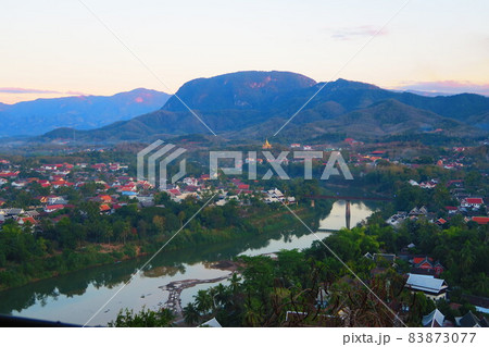 世界遺産の古都ルアンパバーン 83873077