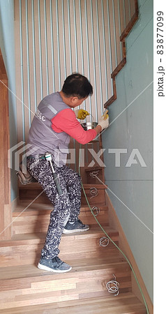 建設 工事 男性 83877099