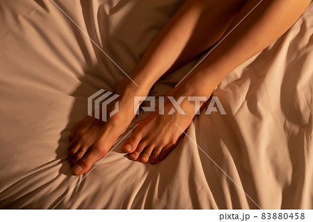 SEX・女性・ベッド・セックス 83880458