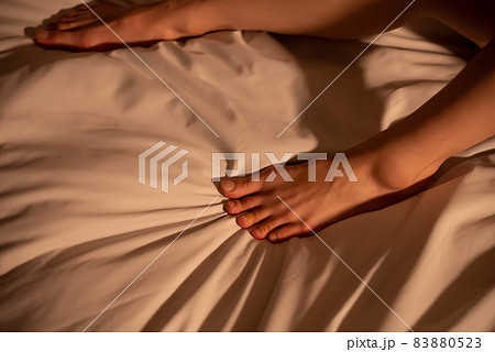 SEX・女性・ベッド・セックス 83880523