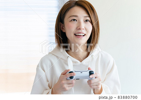 ゲーム・女性 83880700