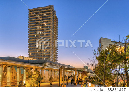 東京練馬の都市風景 大泉学園 大泉学園駅前広場 東京練馬の都市風景 大泉学園 大泉学園駅前広場 83881897