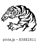 襲いかかるトラの切り絵風の線画 83882811