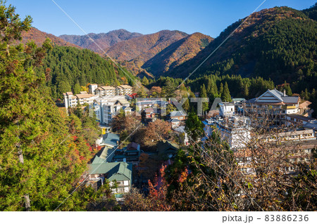 四万温泉の紅葉 群馬県中之条町 四万温泉の紅葉 群馬県中之条町 83886236