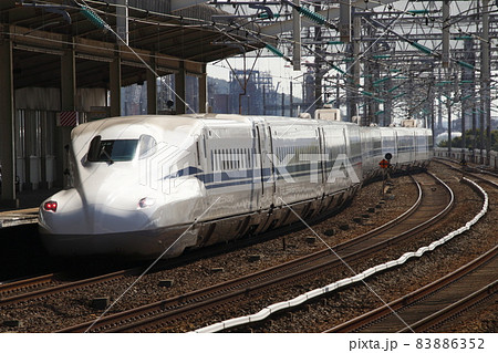 東海道・山陽新幹線N700S（徳山駅） 83886352