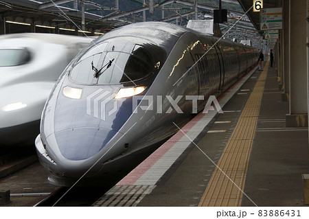 三原駅:のぞみ号通過待ちの山陽新幹線500系こだま 三原駅:のぞみ号通過待ちの山陽新幹線500系こだま 83886431