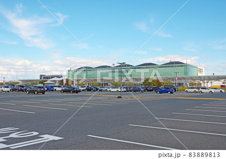 福岡県の北九州空港駐車場とエアターミナルビル 福岡県の北九州空港駐車場とエアターミナルビル 83889813