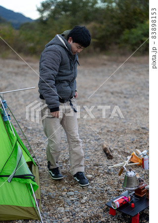 ソロキャンプの朝 83898153