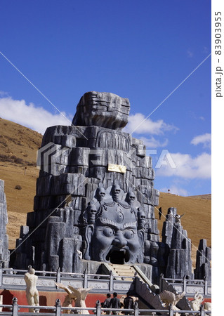 チベット・カム地方 色達(セルタ)で行われる鳥葬 チベット・カム地方 色達(セルタ)で行われる鳥葬 83903955