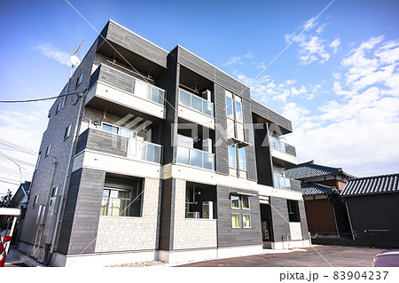 3階建てのマンション 83904237