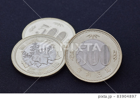 500円硬貨 83904897