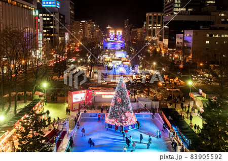 夜の雪まつり会場 テレビ塔から俯瞰撮影 北海道札幌市の観光イメージ 夜の雪まつり会場 テレビ塔から俯瞰撮影 北海道札幌市の観光イメージ 83905592