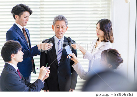 記者会見・囲み取材・ぶら下がり会見イメージ 83906863