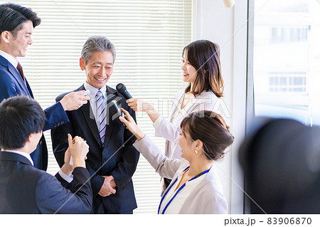 記者会見・囲み取材・ぶら下がり会見イメージ 83906870