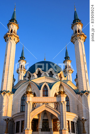 Kul Sharif mosque in Kazan Kremlin at sunset, Tatarstan, Russia 83909024