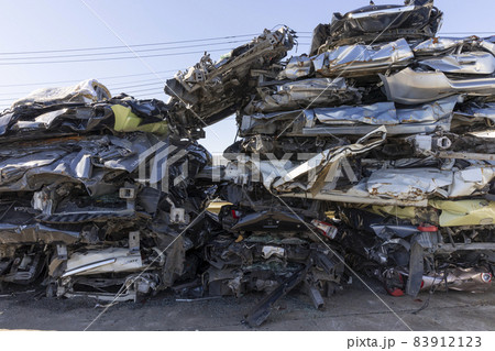 自動車　スクラップ　廃車 83912123