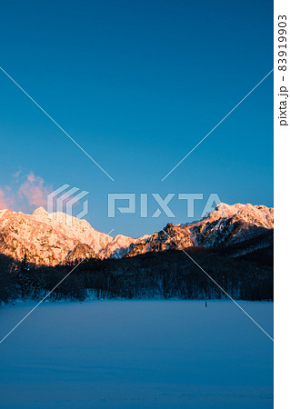 戸隠山の夜明け(冬) 戸隠山の夜明け(冬) 83919903