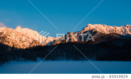 戸隠山の夜明け(冬) 戸隠山の夜明け(冬) 83919929