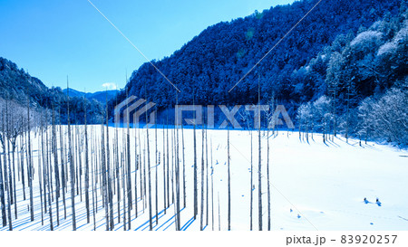 王滝村自然湖の風景(冬) 王滝村自然湖の風景(冬) 83920257