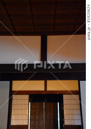 紅葉期の旧島松駅逓所(内外観) 紅葉期の旧島松駅逓所(内外観) 83920624