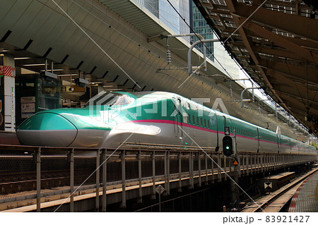 東京駅20番線 東北・北海道新幹線E5系 はやぶさ、はやて、やまびこ、なすの 東京都千代田区丸の内 東京駅20番線 東北・北海道新幹線E5系 はやぶさ、はやて、やまびこ、なすの 東京都千代田区丸の内 83921427