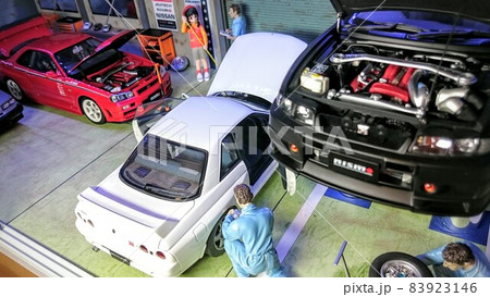 自動車整備工場の風景ジオラマ 83923146
